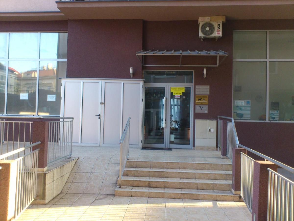 Apartment Ivi034 Kragujevac Exterior foto
